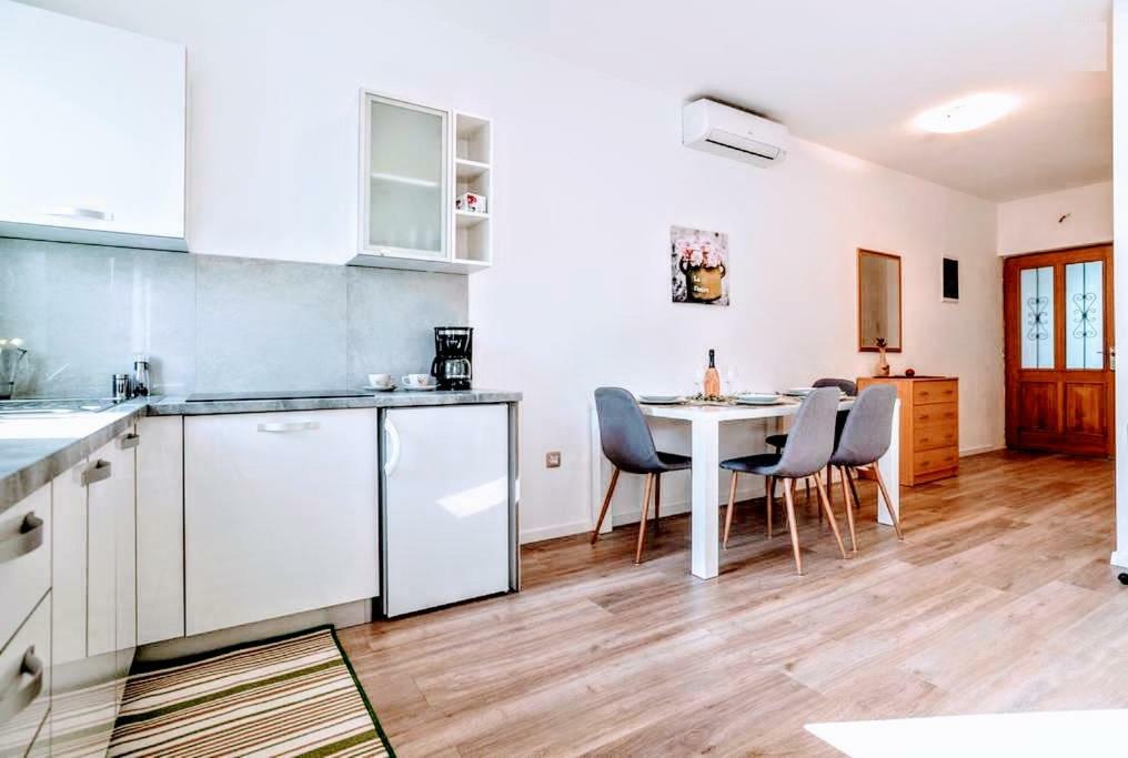 Holiday Apartments Mediterraneo Funtana Dış mekan fotoğraf